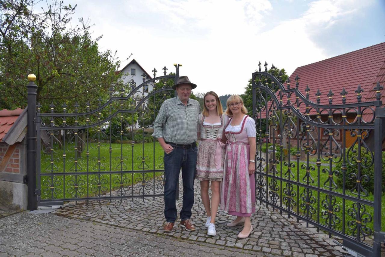 Landhotel Zur Pferdetraenke Schleid エクステリア 写真