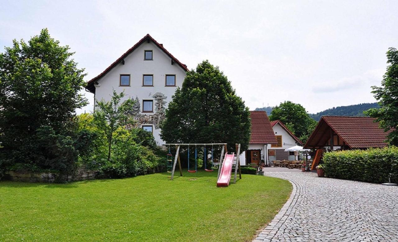 Landhotel Zur Pferdetraenke Schleid エクステリア 写真