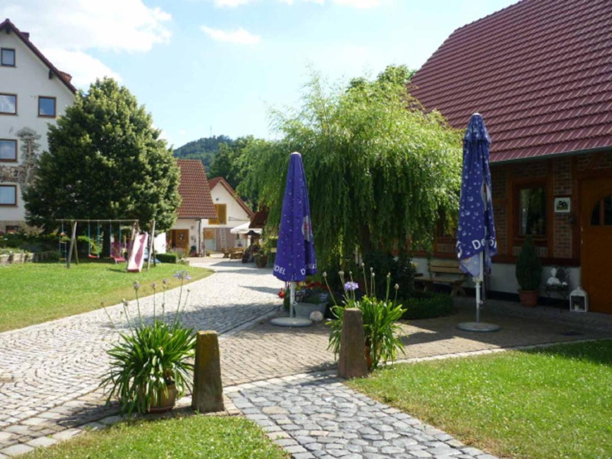Landhotel Zur Pferdetraenke Schleid エクステリア 写真